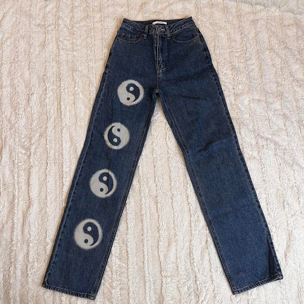 PacSun 90’s Yin and Yang Boyfriend Jeans! ☯️ 👖